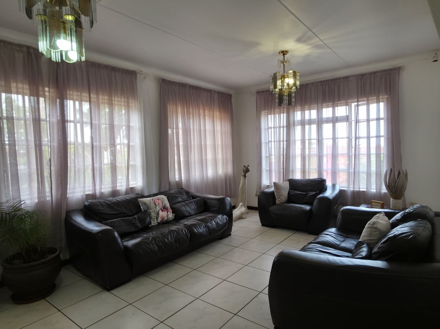 4 Bedroom Property for Sale in Noorsekloof Eastern Cape